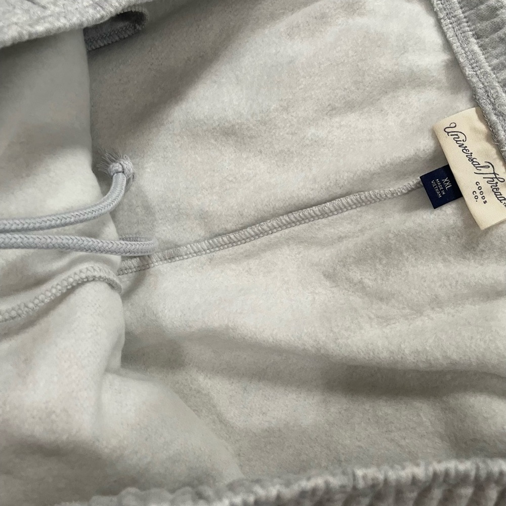 Universal Thread men’s Light Gray Joggers - Picture 4 of 12